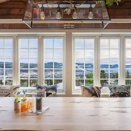 Alpstuga Th616 Ski-in/out | 6 Bedroom | Sauna Trysil
